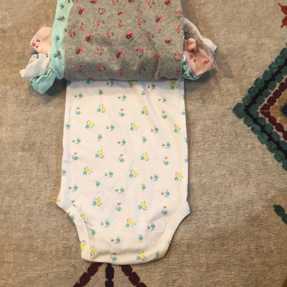 NWT 5 Pack Carter’s Floral Bodysuit 24M - Picture 5 of 6